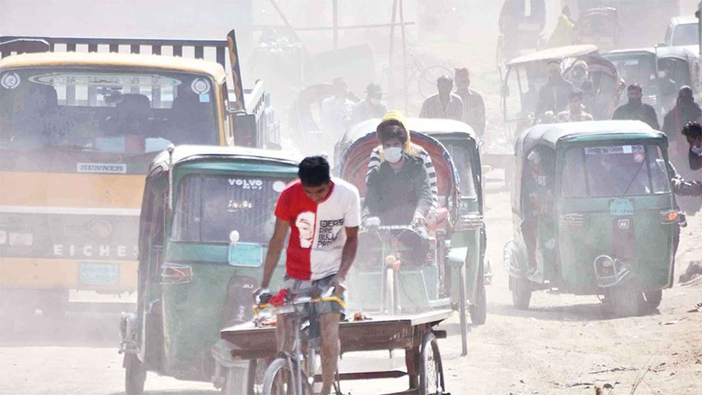 দূষণে বিপর্যস্ত ঢাকা, স্বাস্থ্যঝুঁকিতে বসবাসকারীরা