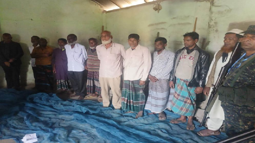 টাকা দিয়ে ভোট কেনার চেষ্টা, ২ জাপা নেতাকে জরিমানা