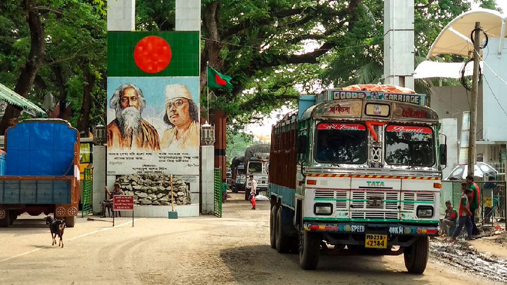 দেশে এলো ২১০০ মেট্রিক টন  ভারতীয় চাল