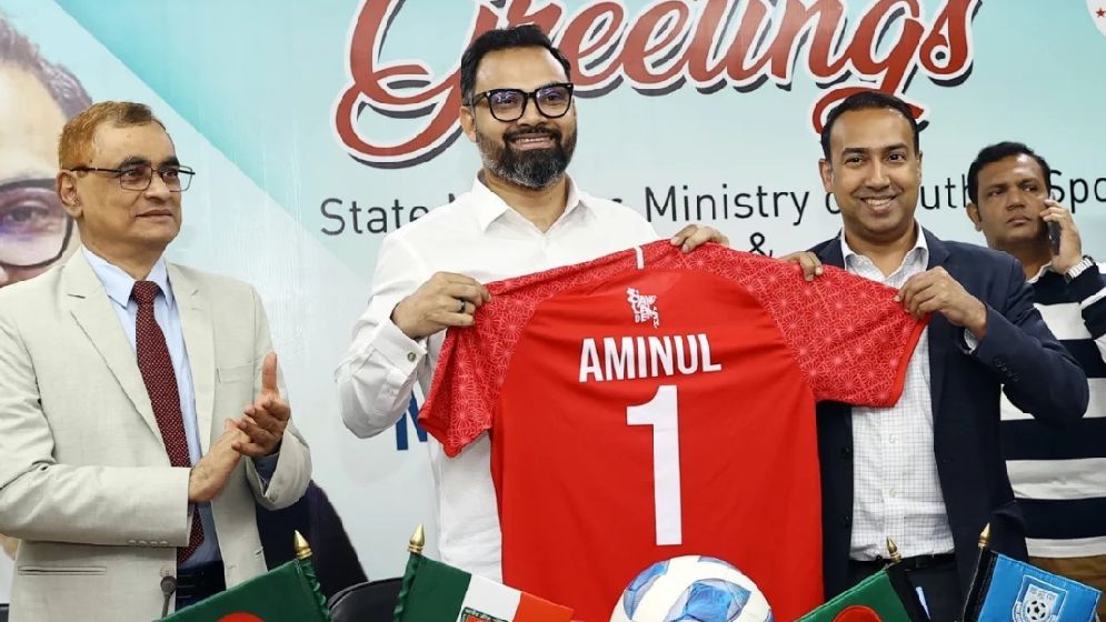 সরকারি বেতনের আওতায় আসছেন হামজা-সামিতরা