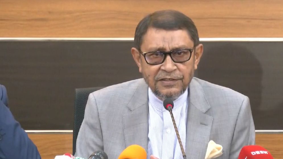 মশার বিস্তার ঠেকাতে আমরা নিধনের কাজ করব