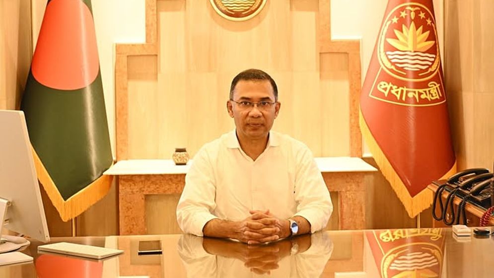 ছুটির দিনেও অফিস করছেন প্রধানমন্ত্রী