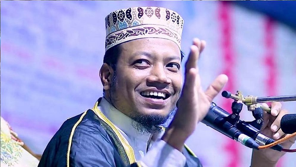 ফেসবুক পেজ ফেরত পেয়েই ভোট চাইলেন আমির হামজা