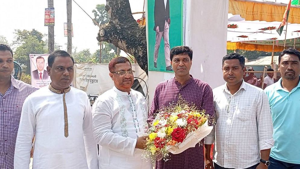 মীরসরাইয়ে নবনির্বাচিত সংসদ সদস্য নুরুল আমিনকে সংবর্ধনা 