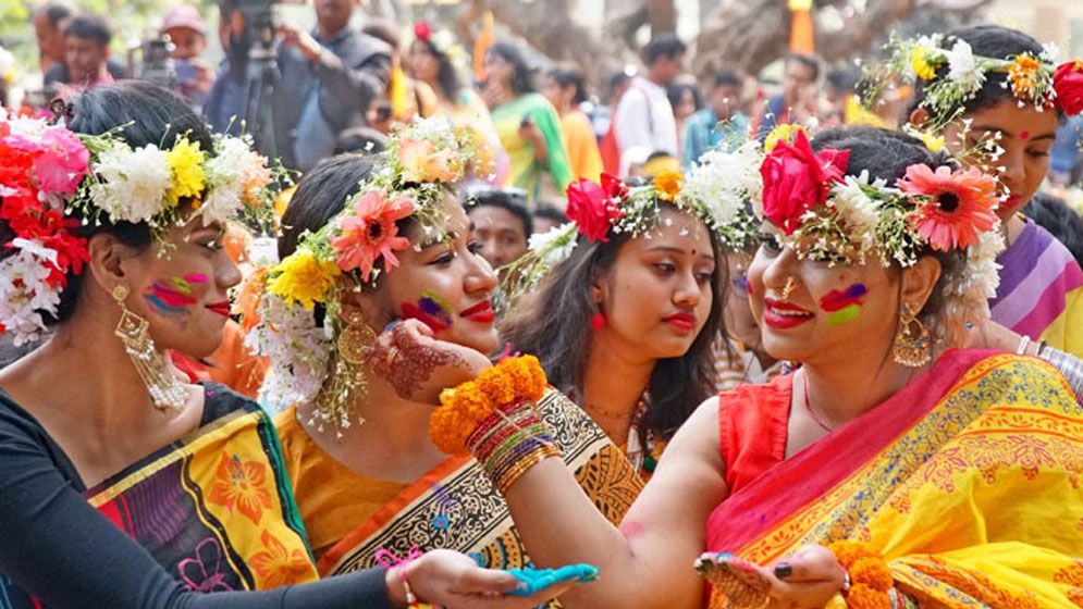 আগুনরাঙা শিমুল বাগান