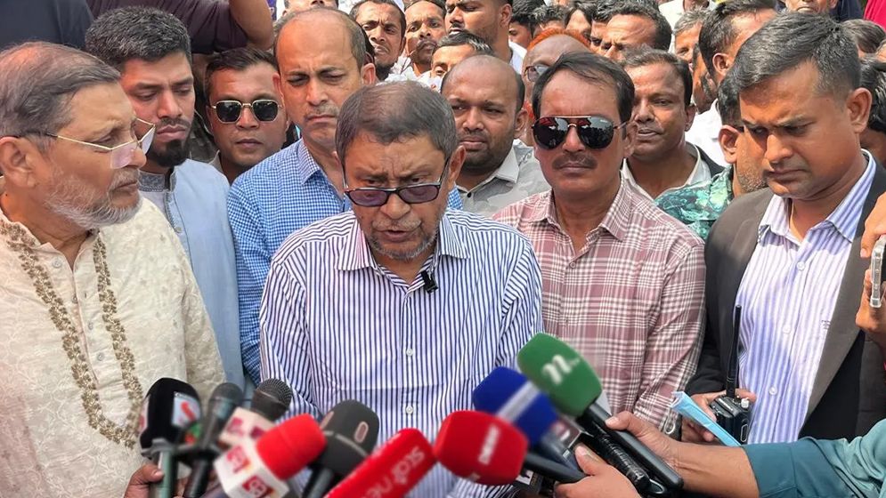  ডাক্তারই মানুষের পেছনে ঘুরবে: স্বাস্থ্যমন্ত্রী 