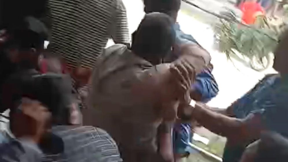  টেন্ডার কাণ্ড: চাটমোহরে বিএনপির ৯ নেতাকর্মীর বিরুদ্ধে মামলা 