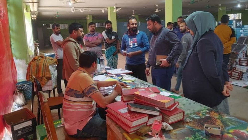 সাতক্ষীরায় নিত্যপণ্যের বাজারে মোবাইল কোর্টের অভিযান