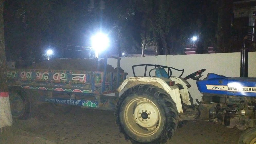 আজমিরীগঞ্জে অবৈধ মাটি উত্তোলনে ৫০ হাজার টাকা জরিমানা 