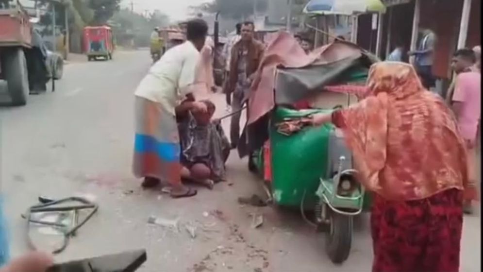 ট্রাক্টরের সঙ্গে সিএনজির সংঘর্ষে শিশু নিহত, আহত-৩