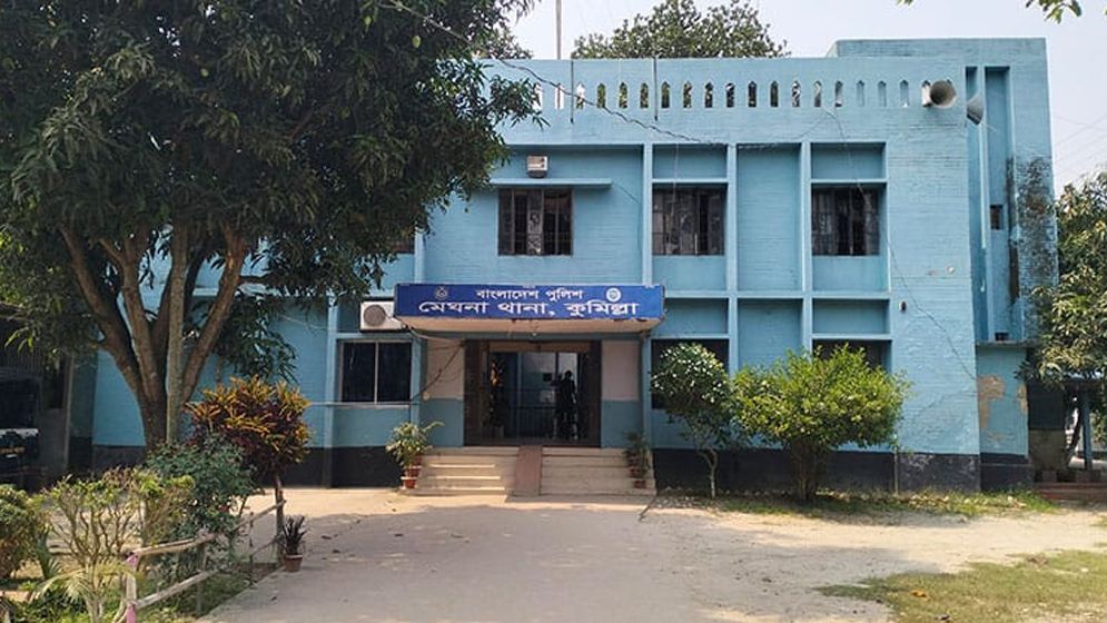 মেঘনায় সন্ধ্যা নামলেই বসে মাদকের আসর: গ্রেফতার করলেও চলে তদবির