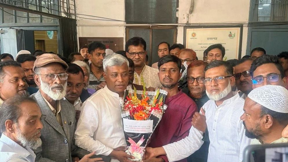 ঝিকরগাছা প্রেসক্লাবের পক্ষ থেকে বিদ্যুৎ প্রতিমন্ত্রীকে শুভেচ্ছা