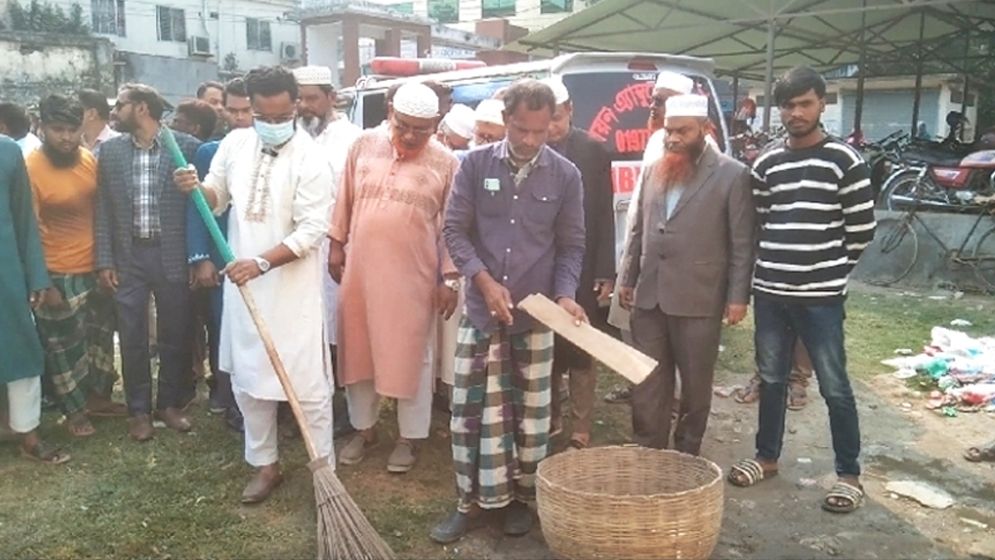 পরিষ্কার-পরিচ্ছন্নতা কার্যক্রম উদ্বোধন করলেন এমপি আতাউর 
