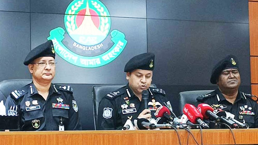 আত্মসমর্পণকারী চরমপন্থিরা আবার অপরাধে জড়িয়ে পড়ছে