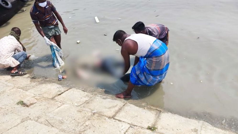 ড্রেজারের সঙ্গে আটকে থাকা লাশ উদ্ধার