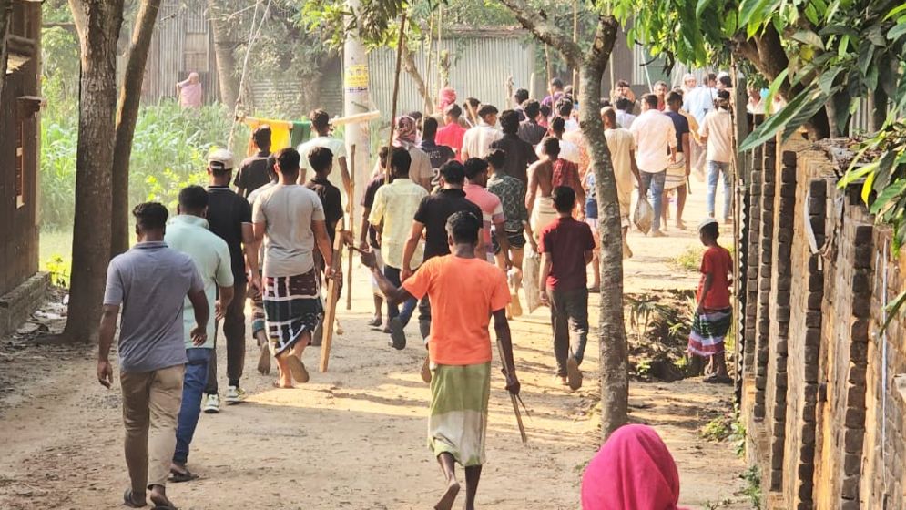 মসজিদ কমিটি নিয়ে সংঘর্ষে আহত ১০