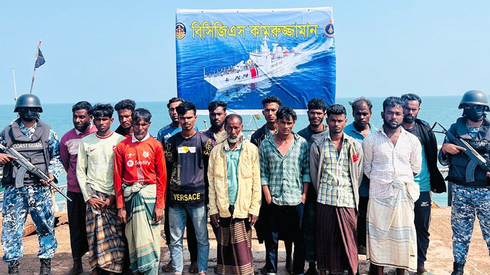 সেন্ট মার্টিনে নারী-শিশুসহ উদ্ধার ১৫৩, আটক ১৫