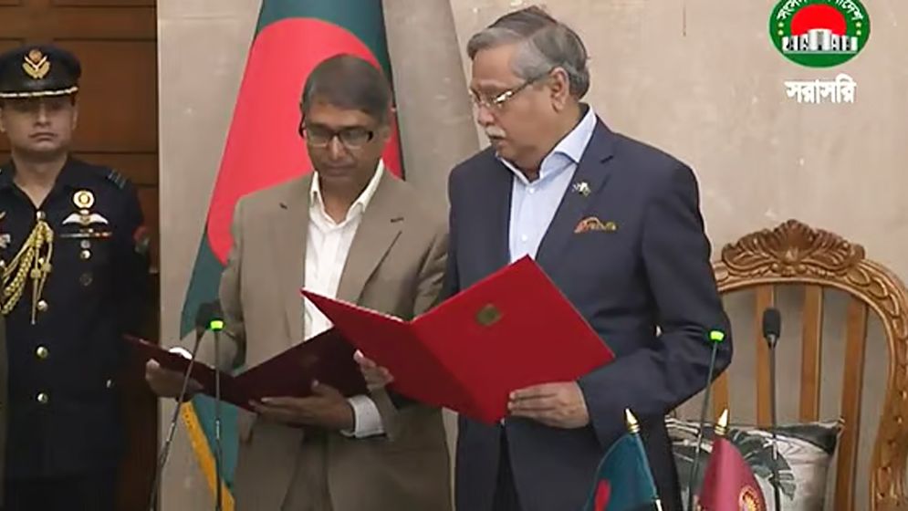 নতুন মন্ত্রী হলেন আহমেদ আযম খান