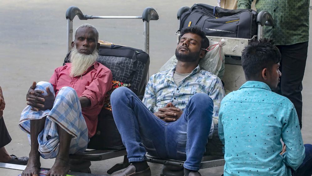 মধ্যপ্রাচ্য সংকট : শাহজালালে ৩ দিনে ৭৪টি ফ্লাইট বাতিল, দুর্ভোগে যাত্রীরা