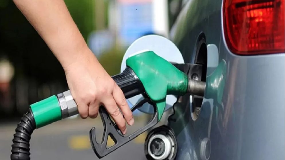 জ্বালানি তেলের মজুত কত দিন আছে? বাড়বে কি না দাম  