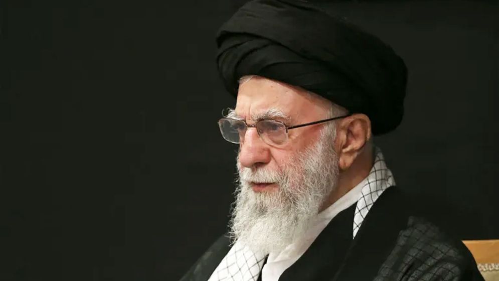 যেভাবে ইরানের সর্বোচ্চ নেতা হয়ে উঠলেন আয়াতুল্লাহ আলী খামেনি 