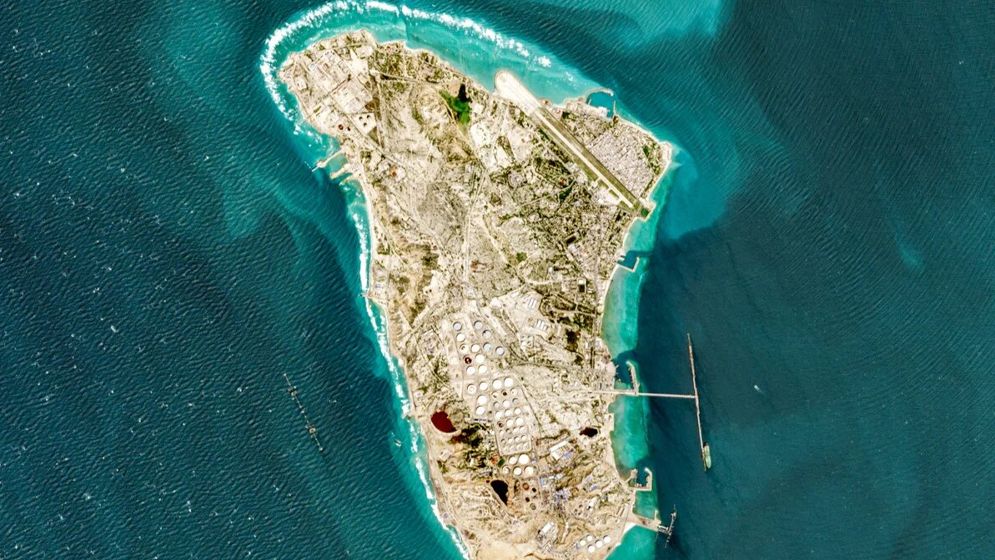 ‘নিষিদ্ধ’ যে দ্বীপে ইরানের তেল সাম্রাজ্য