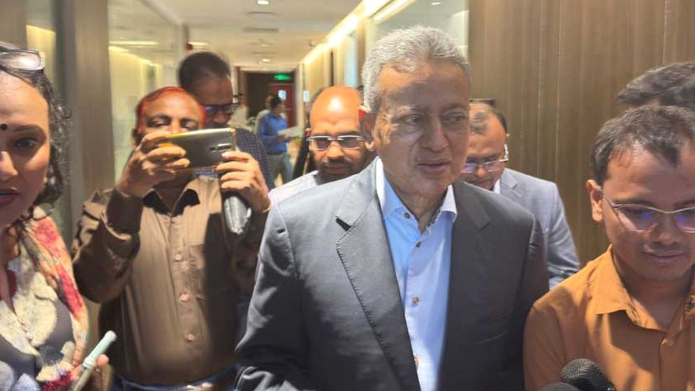 ‘জ্বালানির ধাক্কা সামলাতে আইএমএফের সঙ্গে নতুন ঋণের আলোচনা’  