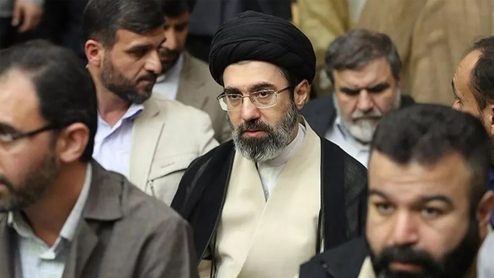 ইরানের নতুন সর্বোচ্চ নেতা, কে এই মুজতবা খামেনি?