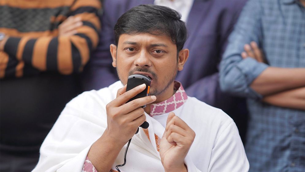 তেল না পেয়ে নাসীরুদ্দীন পাটওয়ারীর ক্ষোভ