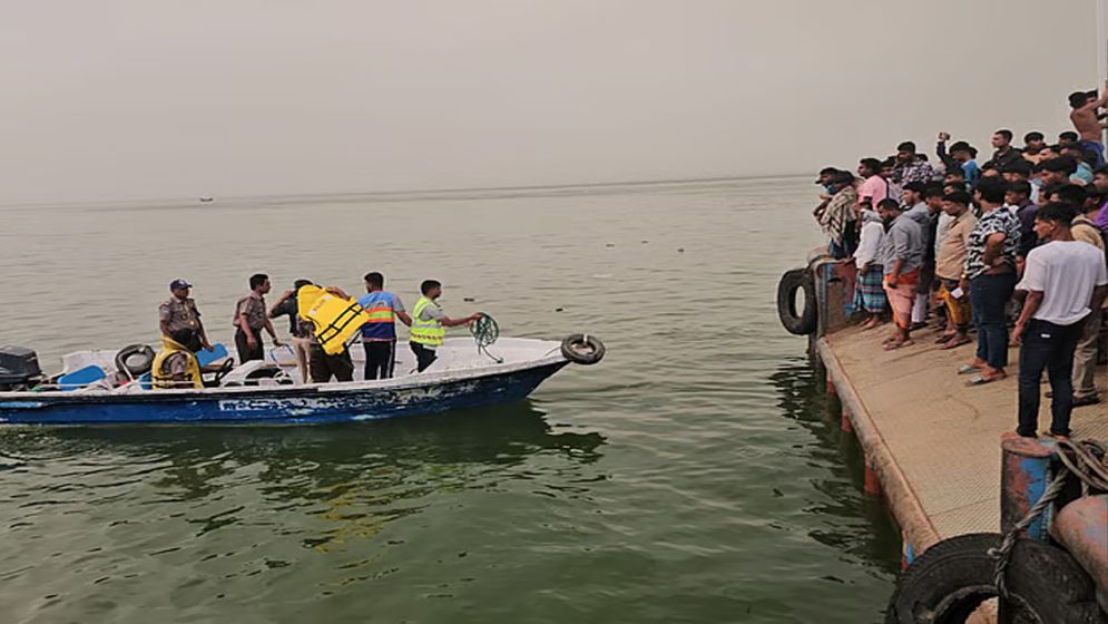 তৃতীয় দিনেও চলছে উদ্ধার অভিযান