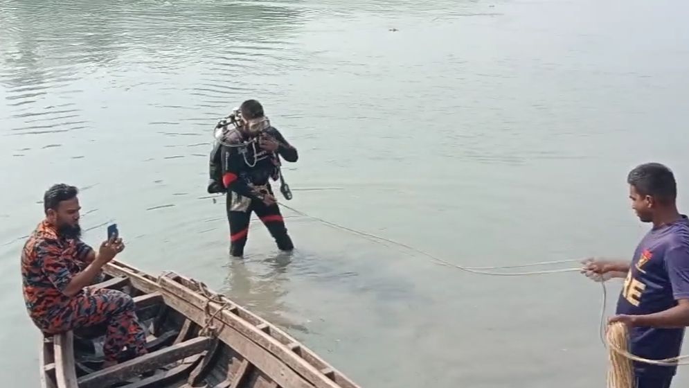 নদীতে গোসল করতে নেমে নিখোঁজ মাদ্রাসা ছাত্র 