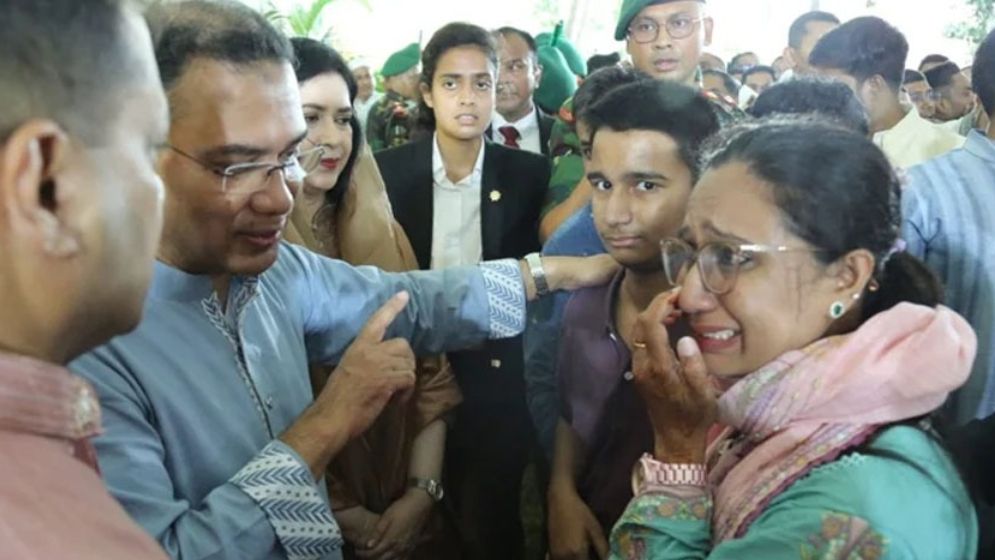 যমুনায় সর্বস্তরের মানুষের সঙ্গে ঈদ শুভেচ্ছা বিনিময় প্রধানমন্ত্রীর