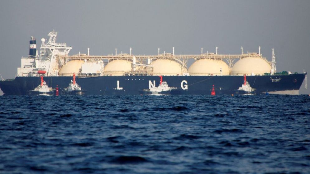 জ্বালানি সংকট মোকাবিলায় দুই কার্গো এলএনজি কিনছে সরকার