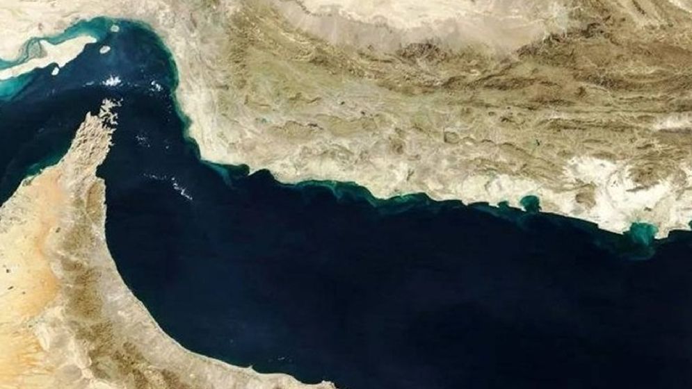 সব মার্কিন জাহাজ  ডুবিয়ে দেওয়া হুমকি ইরানের