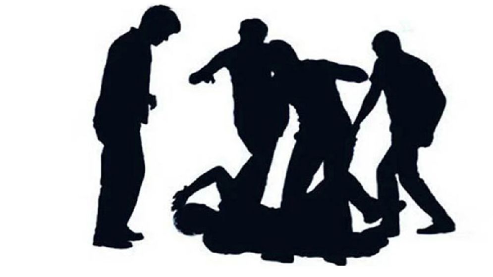 যুবককে পিটিয়ে হত্যা, মোটরসাইকেলে আগুন