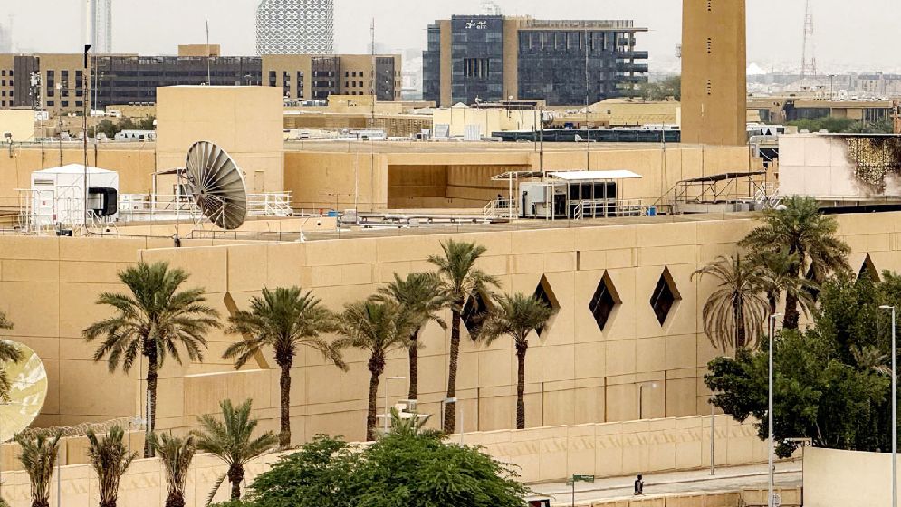 সৌদি আরবের মার্কিন দূতাবাস কর্মীদের দেশে ফেরার নির্দেশ