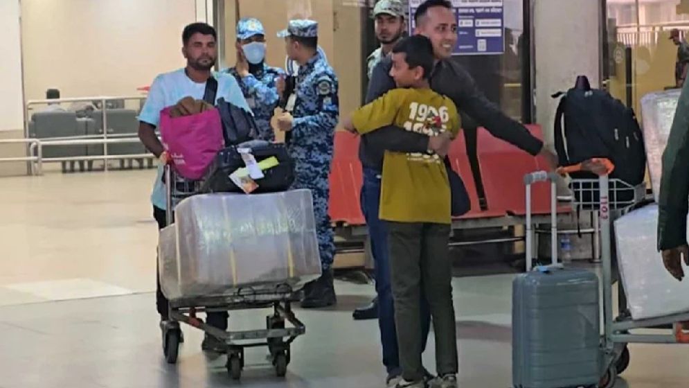 দুবাইয়ে আটকে পড়া বাংলাদেশিরা দেশে ফিরেছেন 