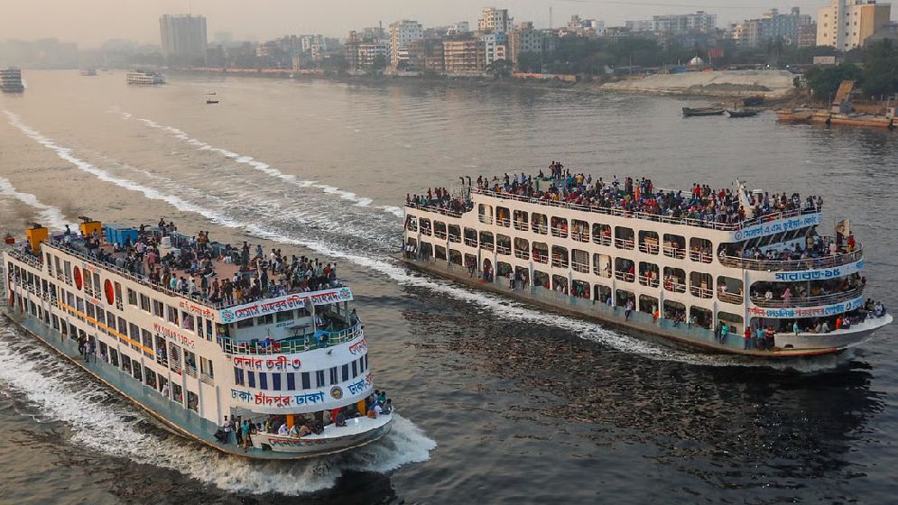 ঈদযাত্রায় নৌপথে বাড়ল জাহাজ সংখ্যা