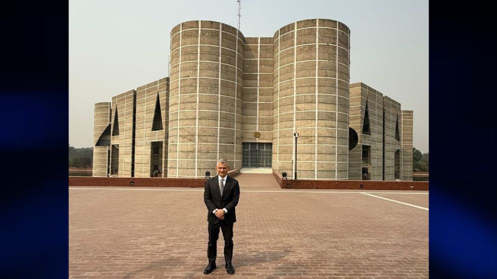 সংসদ ভবন ঘুরে দেখলেন পল কাপুর