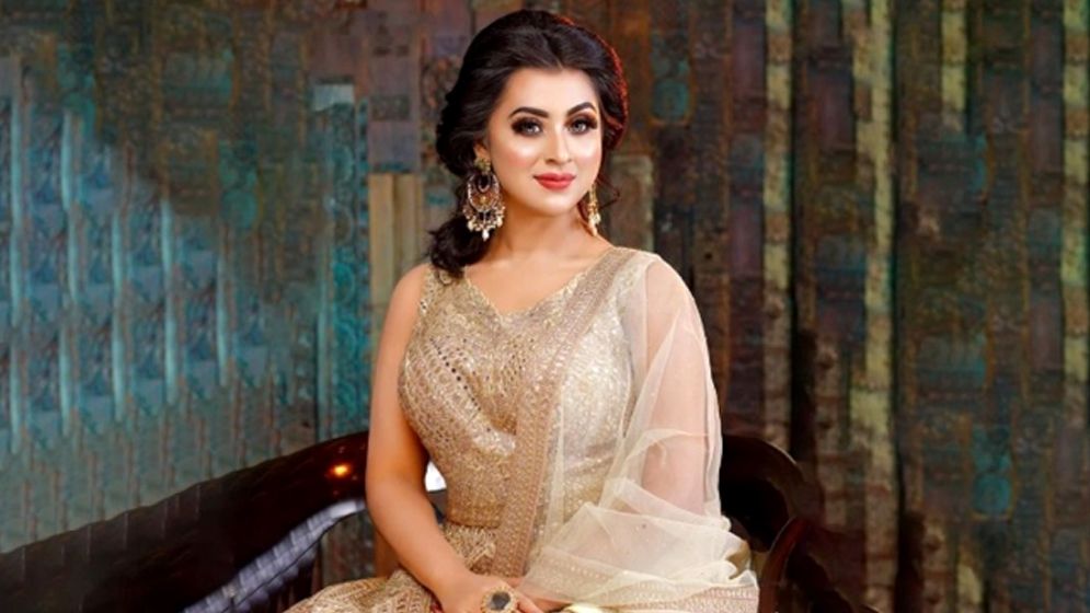 ঈদে নায়িকা বুবলীর গায়িকা চমক  