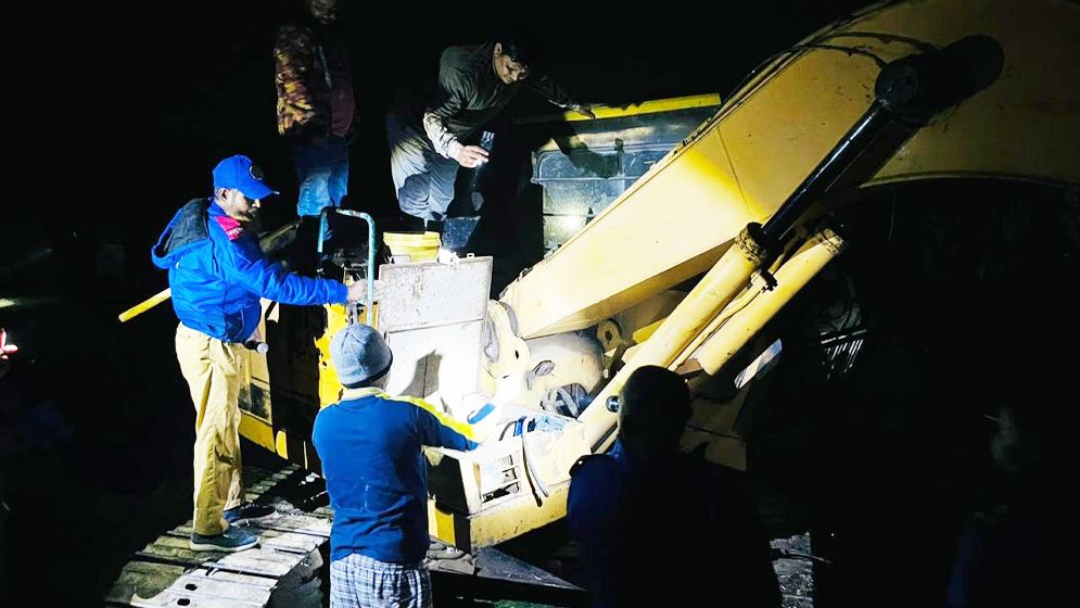 সিংগাইরে কৃষি জমির মাটি কাটায় কারাদণ্ড