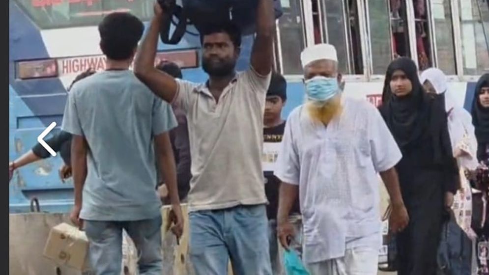 ধাপে ধাপে ছুটি পাচ্ছে শ্রমিকরা