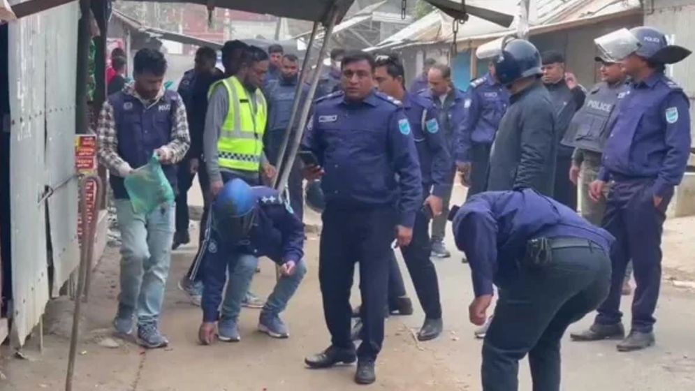 শরীয়তপুরে সংঘর্ষ, শতাধিক ককটেল বিস্ফোরণে আহত ১৫