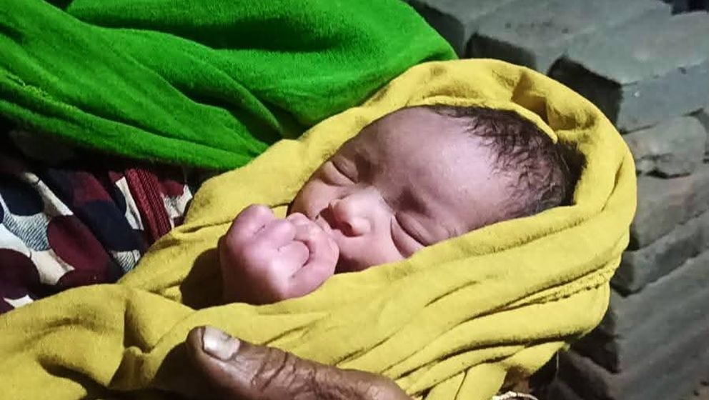 ঈশ্বরগঞ্জে রাতে ধানক্ষেত থেকে নবজাতক উদ্ধর