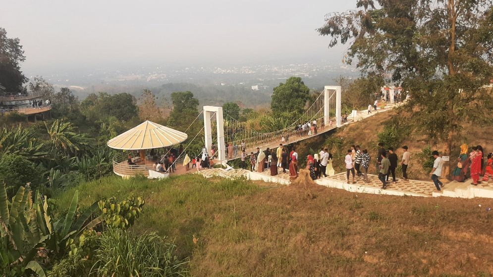 ঈদ উপলক্ষে বর্ণীল সাজে সজ্জিত পাহাড় রাণী খাগড়াছড়ি