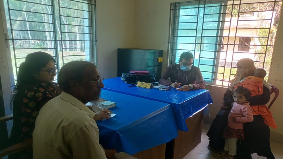 কাউখালী উপজেলা স্বাস্থ্য কমপ্লেক্সে কক্ষ সংকট