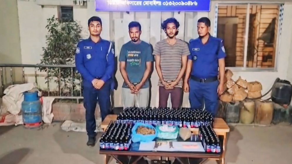 রূপগঞ্জে বিদেশি পিস্তলসহ ২ শীর্ষ মাদককারবারি আটক, আহত ৮
