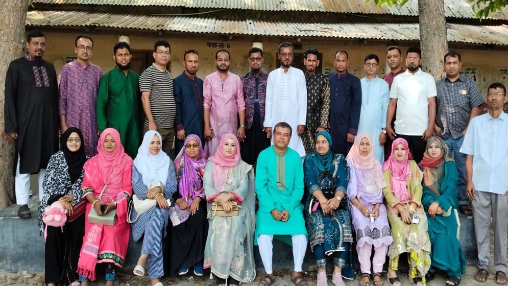 ২৭ বছর পর দৌলত হোসেন সরকারি উচ্চ বিদ্যালয়ের মিলনমেলা