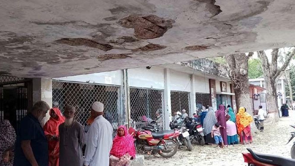 কুষ্টিয়ায় জরাজীর্ণ ও ঝুঁকিপুর্ণ ভবনে চলছে আদালতের কার্যক্রম