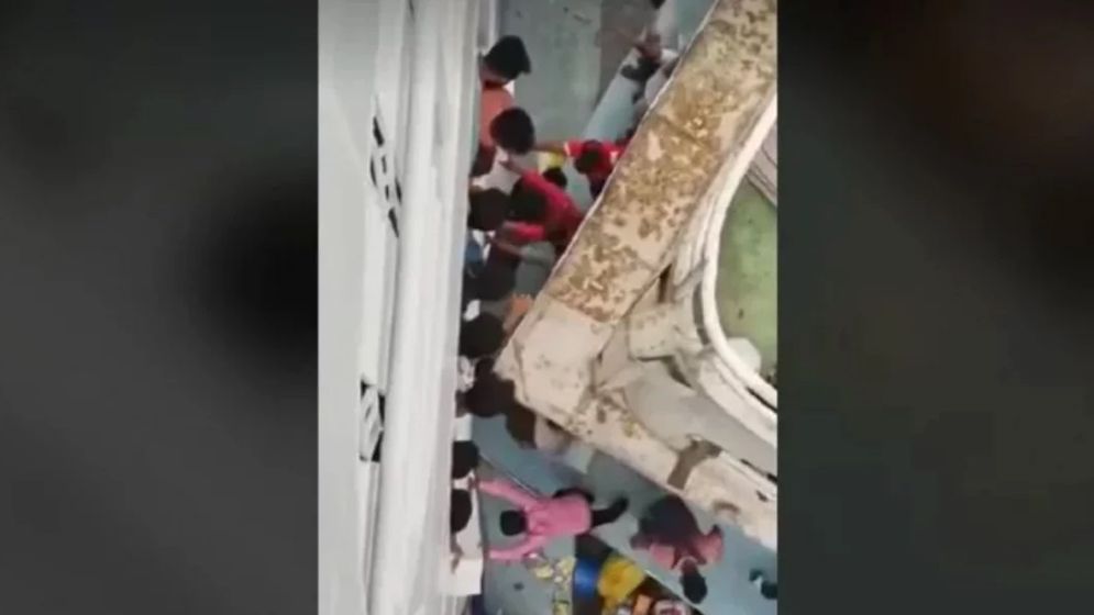 ফেরা হলো না বাড়ি, দুই লঞ্চের চাপায় নিহত ১, নিখোঁজ ২  